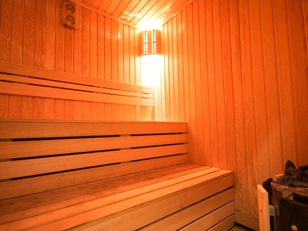 sauna-couple sauna-couple